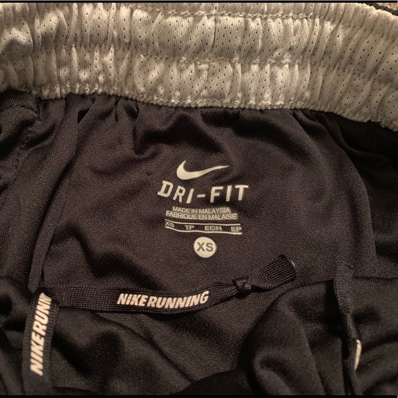 Nike Running Shorts - Picture 3 of 3